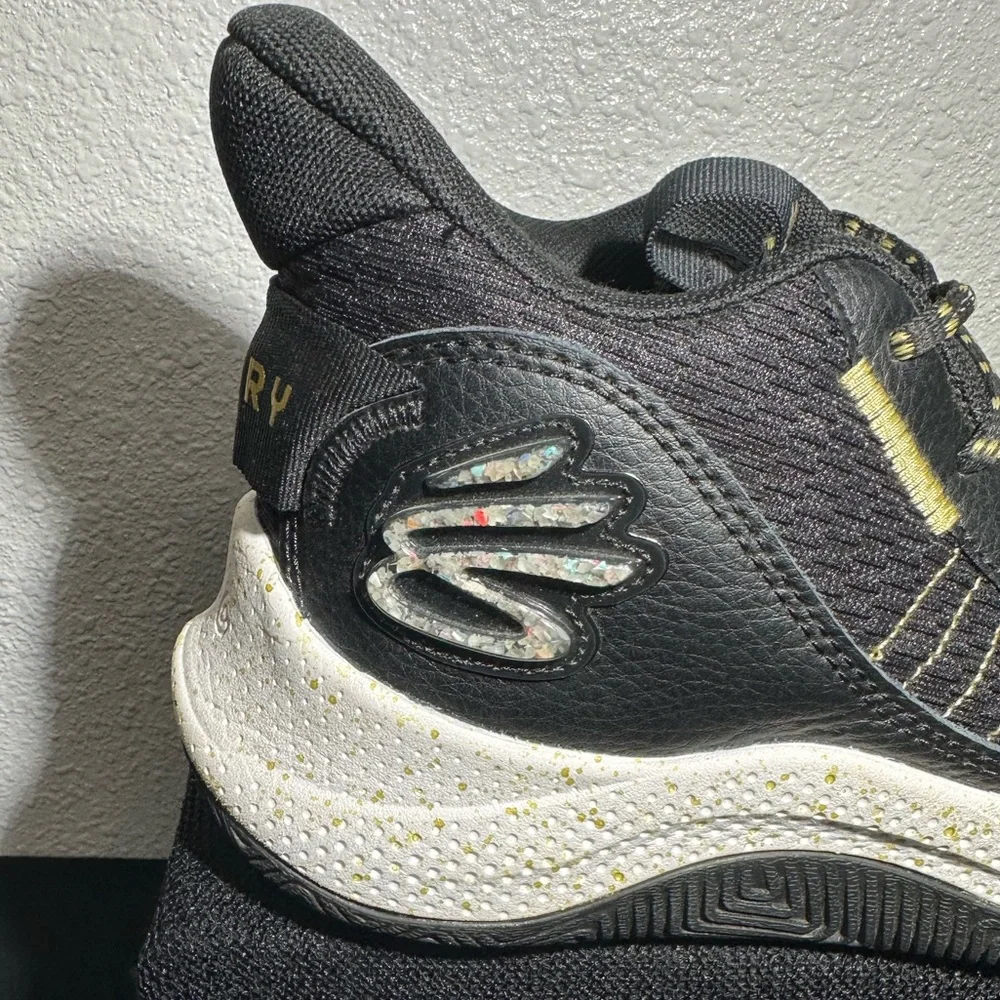 Under Armour Curry 3Z7 basketball shoes‎